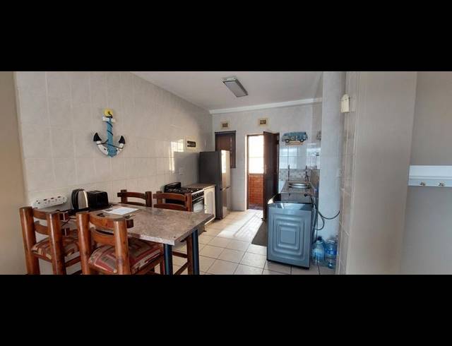 2 BEDROOM APARTMENT FOR SALE IN LAWRENCE ROCKS